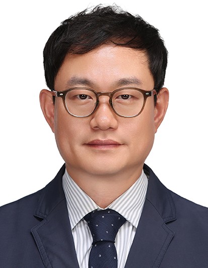 대표이사 홍충선