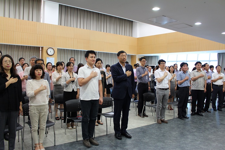 사진1) 국기에 대한 경례